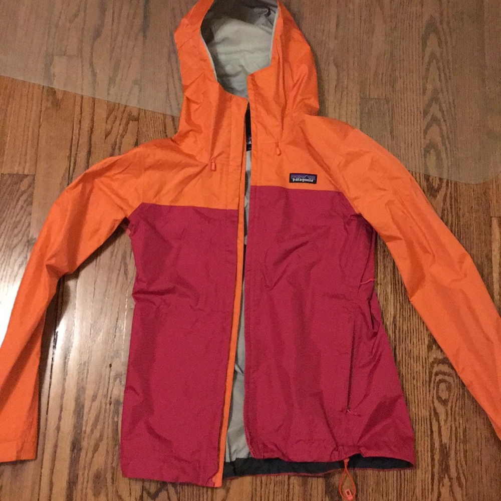 Patagonia rain jacket xs